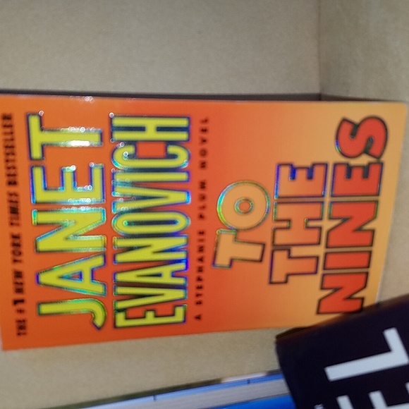 4 books Michael Connelly,Sandra Brown,Janet Evanovich, Susan Wiggs - Picture 3 of 9